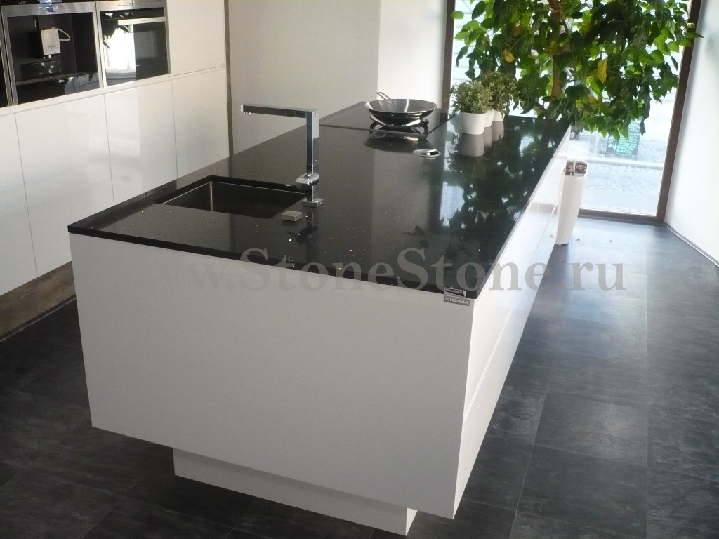���������� �� ������ Technistone Starlight Black